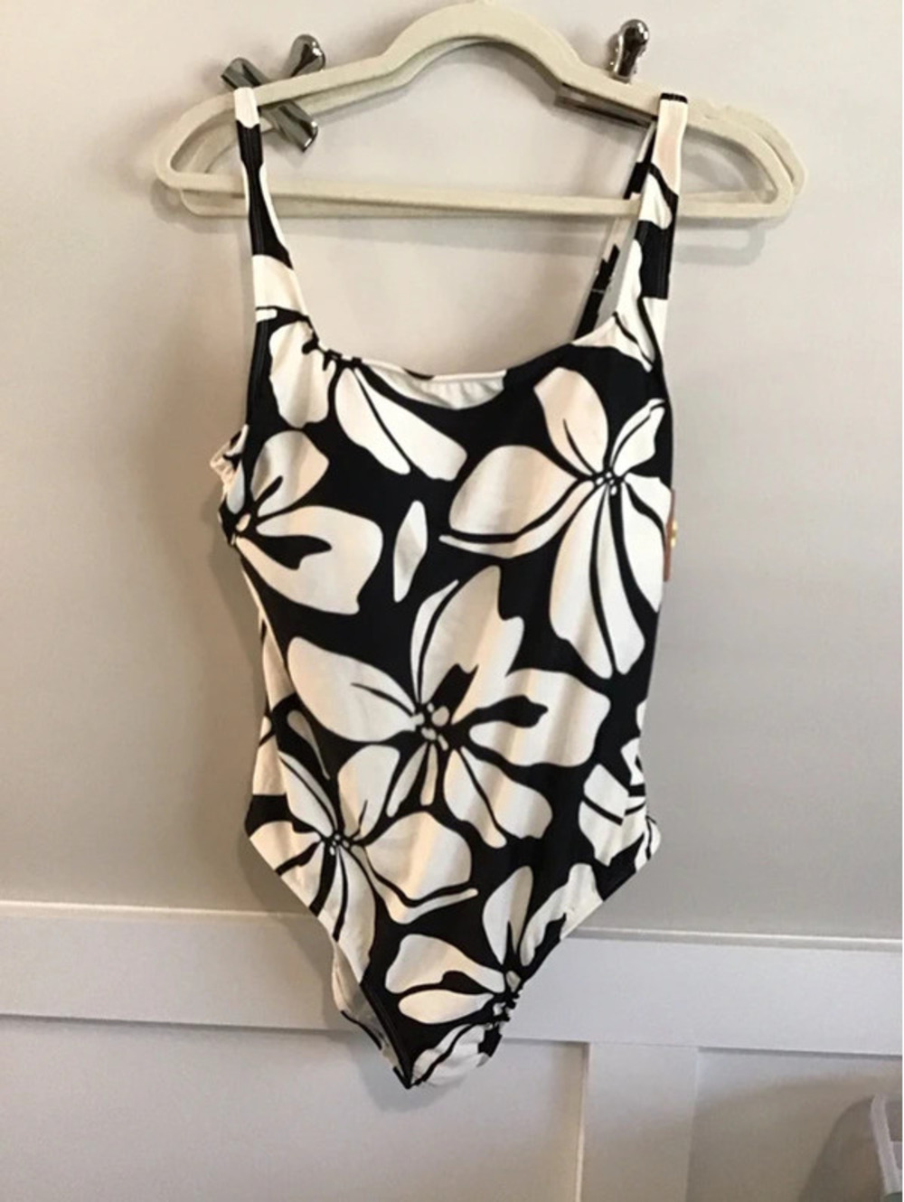 Womens shade and shore large one piece swimsuit, new, small spot